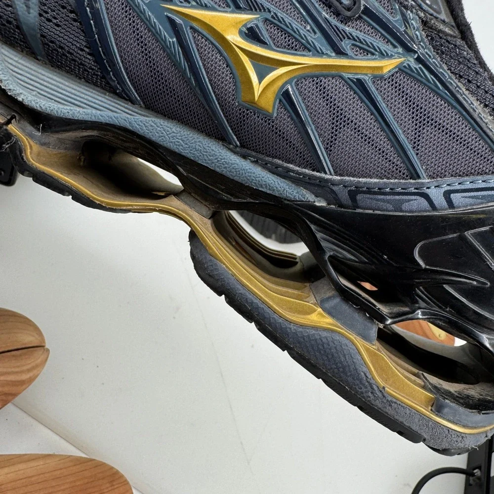 Mizuno Wave Prophecy 7 Men 8 Grey Gold Running Athletic Sneakers J1GC180050